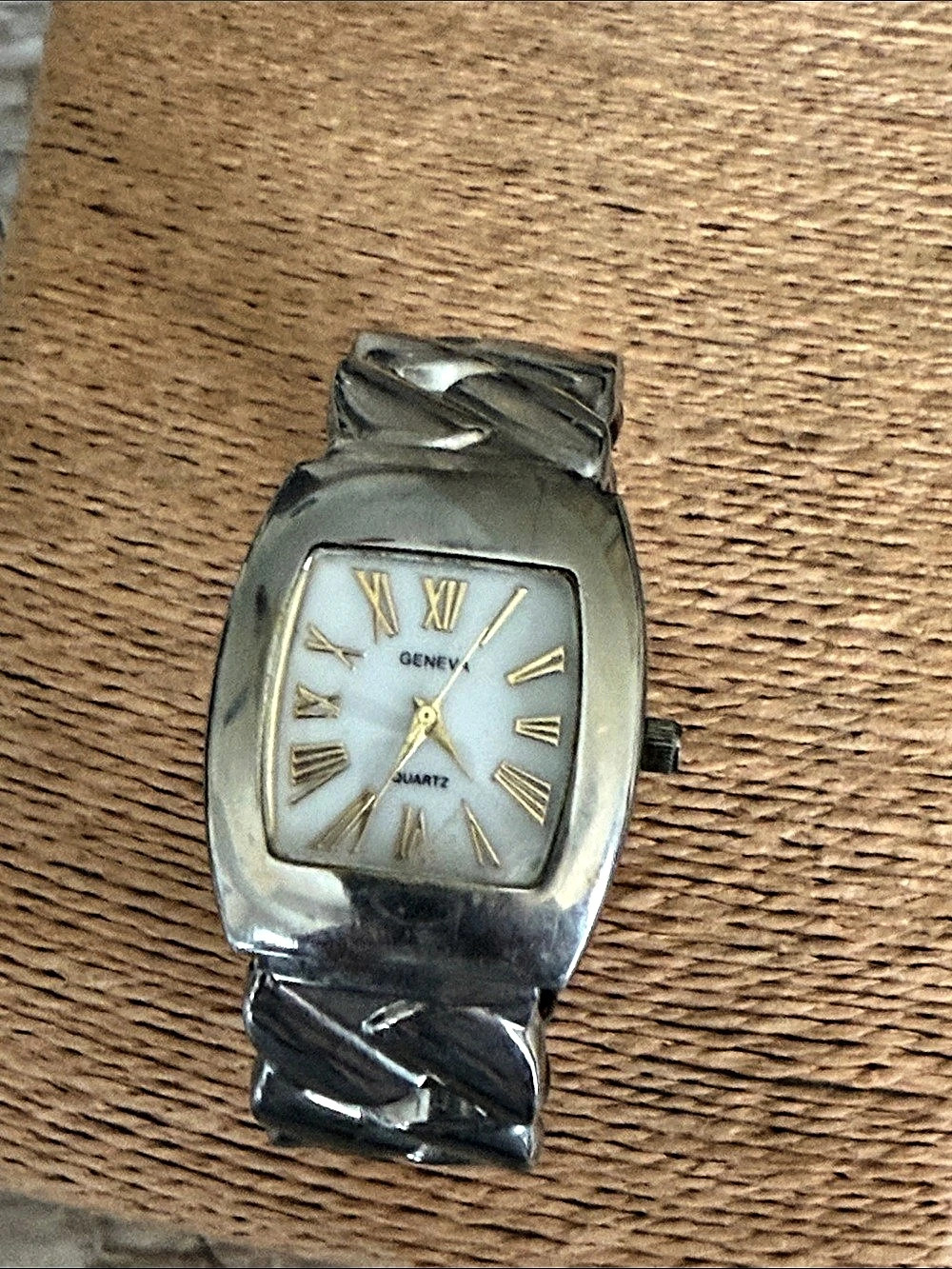 Geneva SW-103 Silver-Tone Quartz Watch